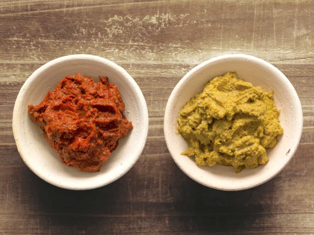 Is it safe to eat curry paste that has gone bad?