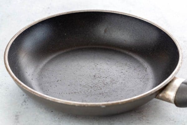 Non stick pan