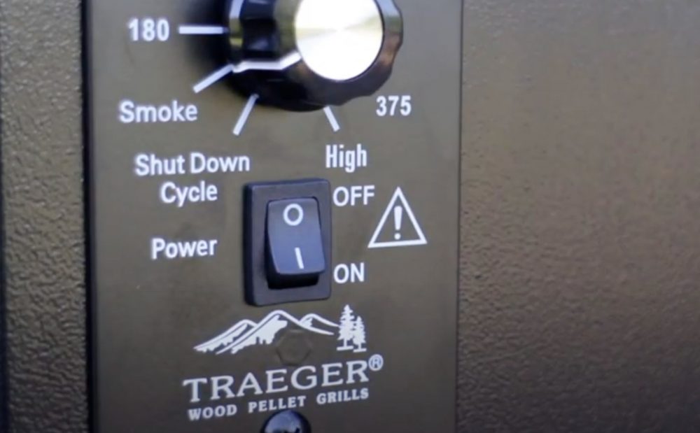 How long should a Traeger be left on a shutdown cycle?