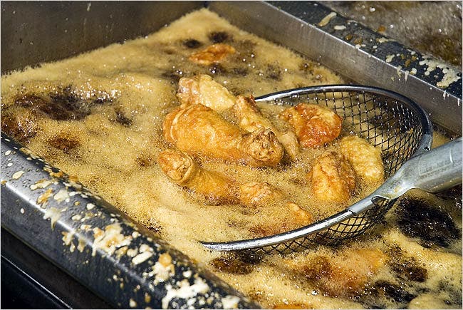 How long does it take to fry frozen wings?