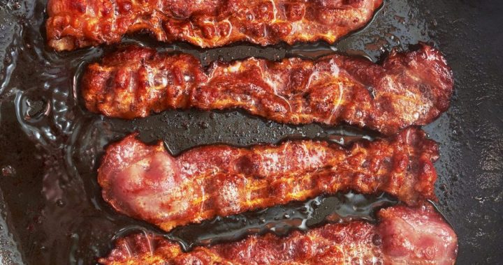 How can you tell if bacon grease has been spoiled?