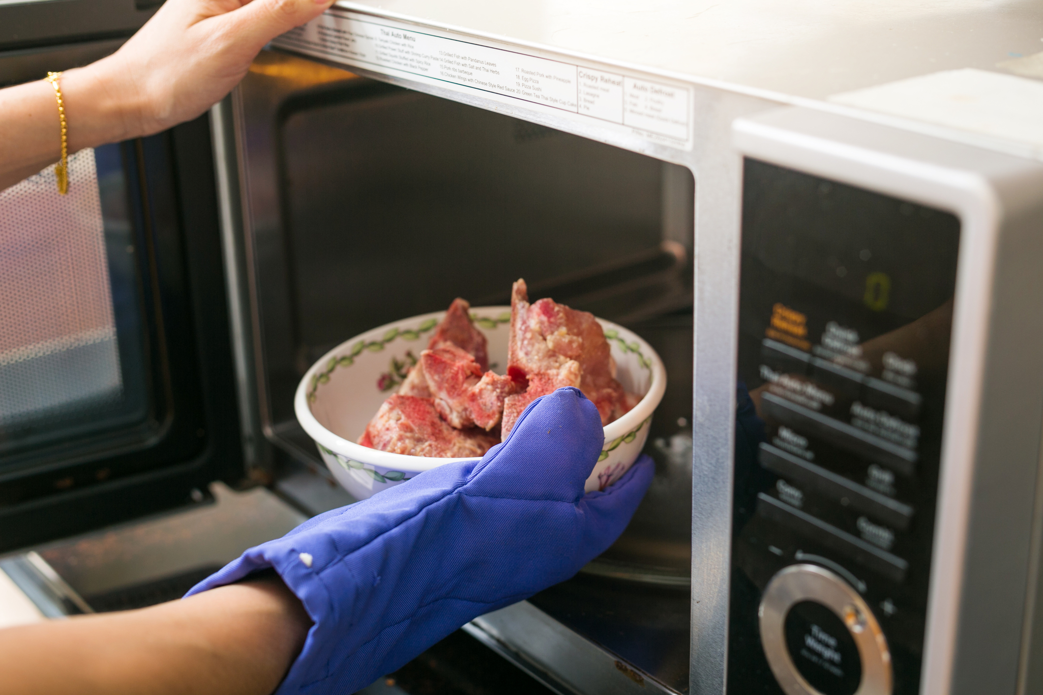 Learn How To Defrost Ground Beef In The Microwave