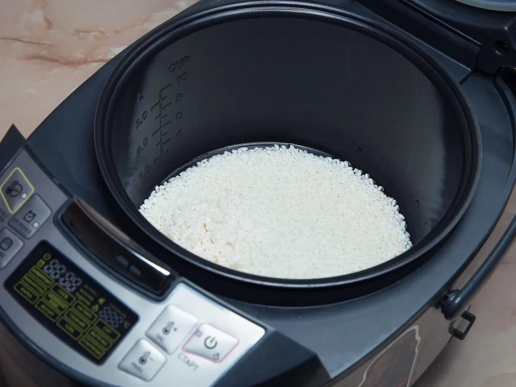 What is the purpose of a rice cooker?