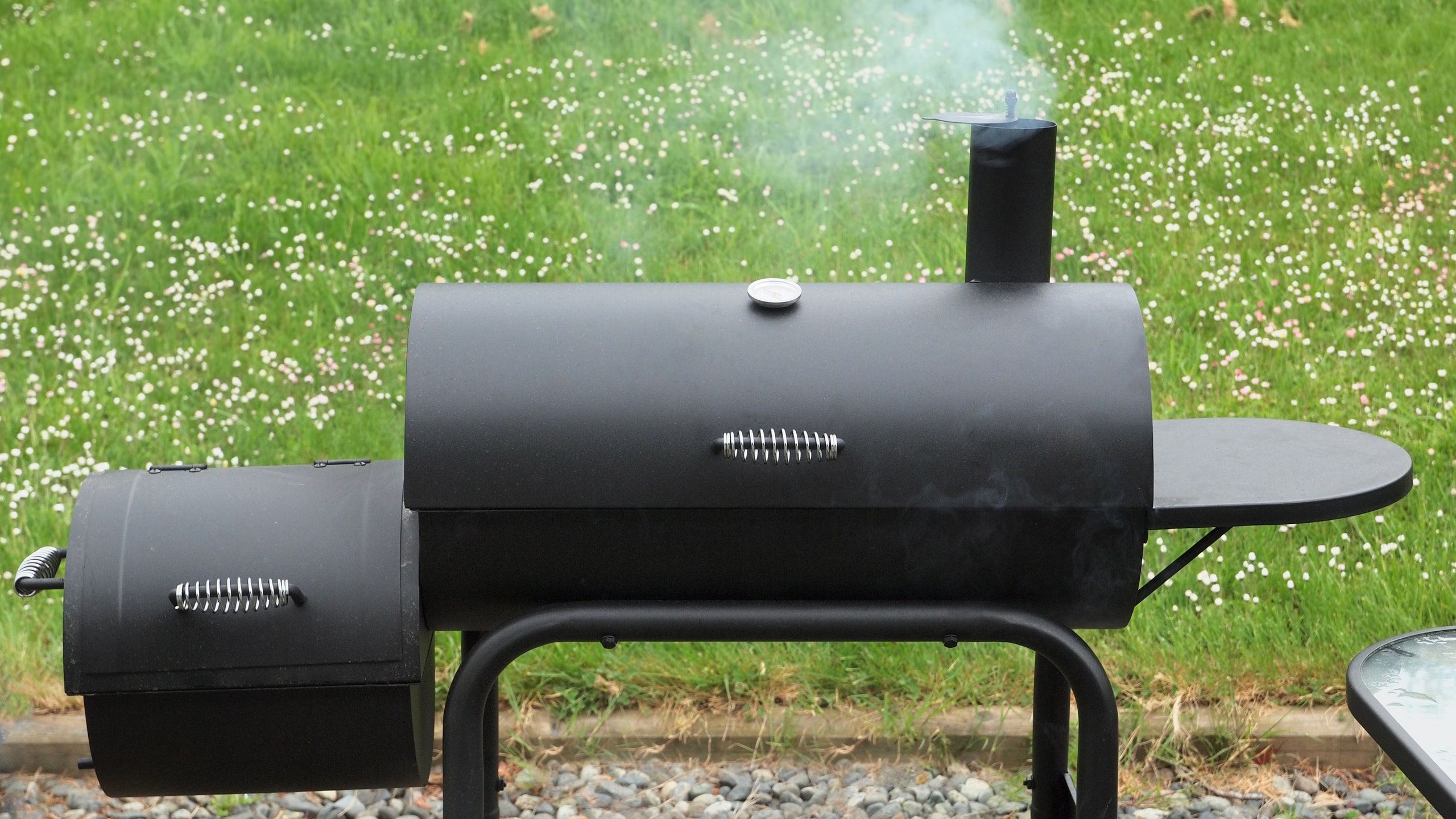 Types of Grills and Smokers: How to Buy the Right Barbecue Firebox?