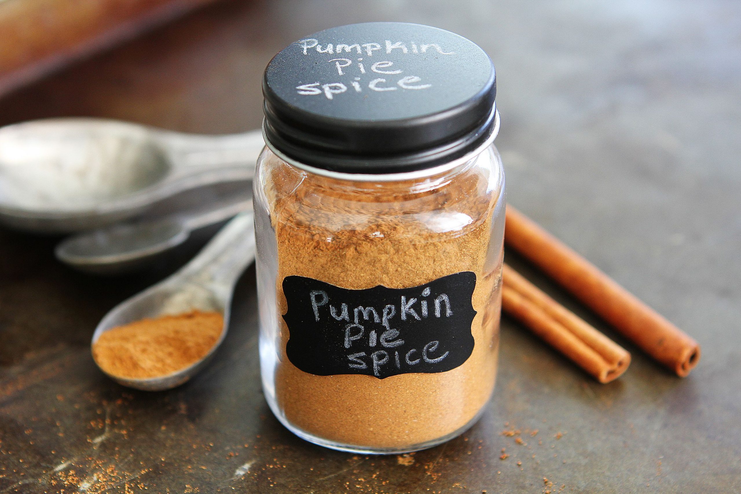 Substitutes for Pumpkin Pie Spice: 10 Best Alternatives + FAQs!