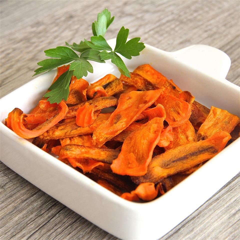 Dried carrot chips