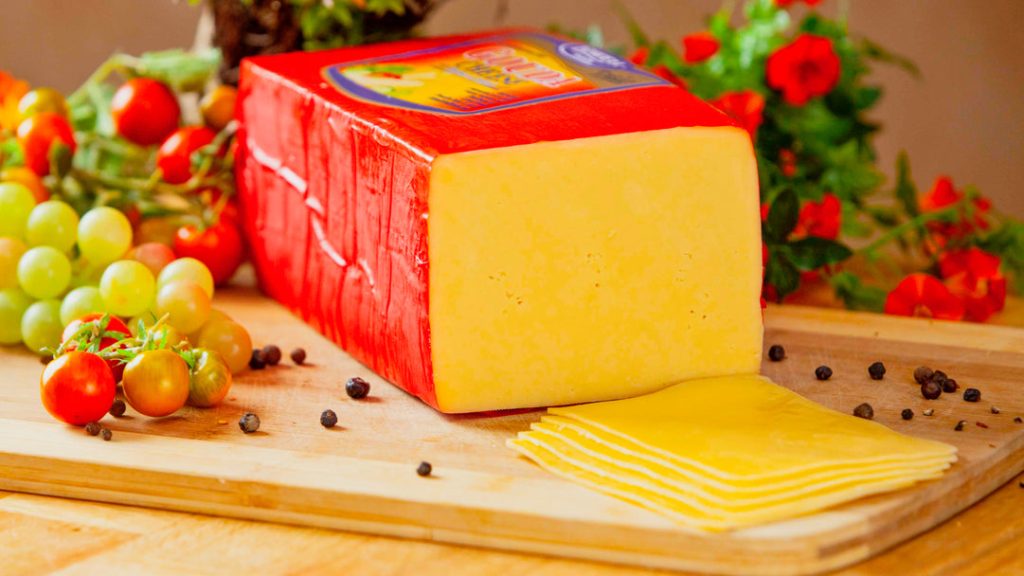 Is gouda cheese low in carbohydrates?