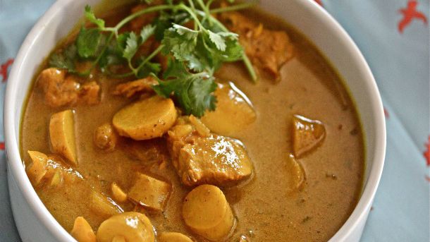 What are the ingredients in Jamaican curry?