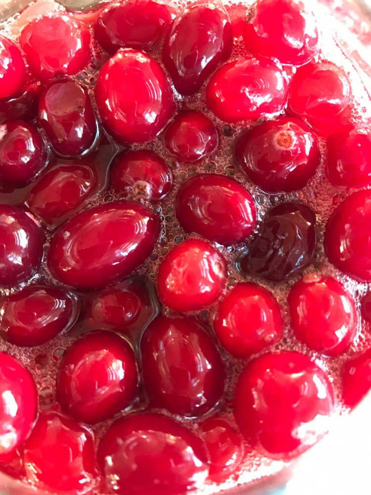 Bubbled cranberries