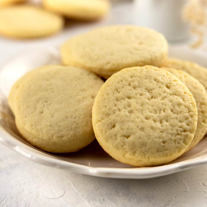What happens if you don't use baking powder or baking soda when making cookies?