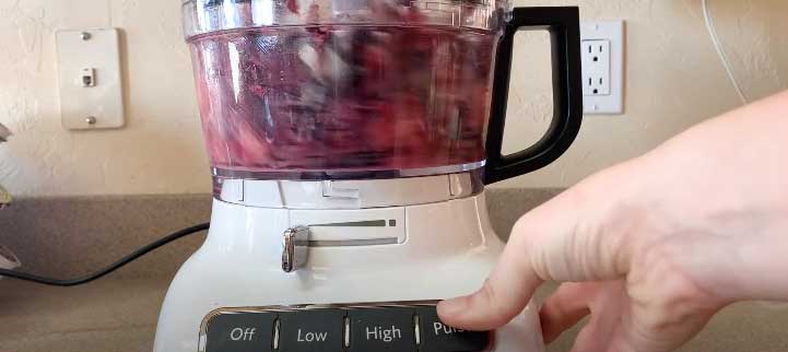 Can I make smoothies in a food processor?