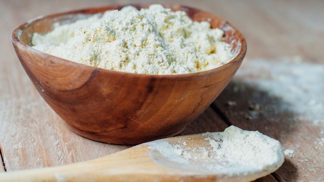 Cornstarch, flour, or arrowroot powder can be added to the mix