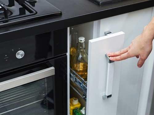 Is it necessary to store cooking oils in the refrigerator?