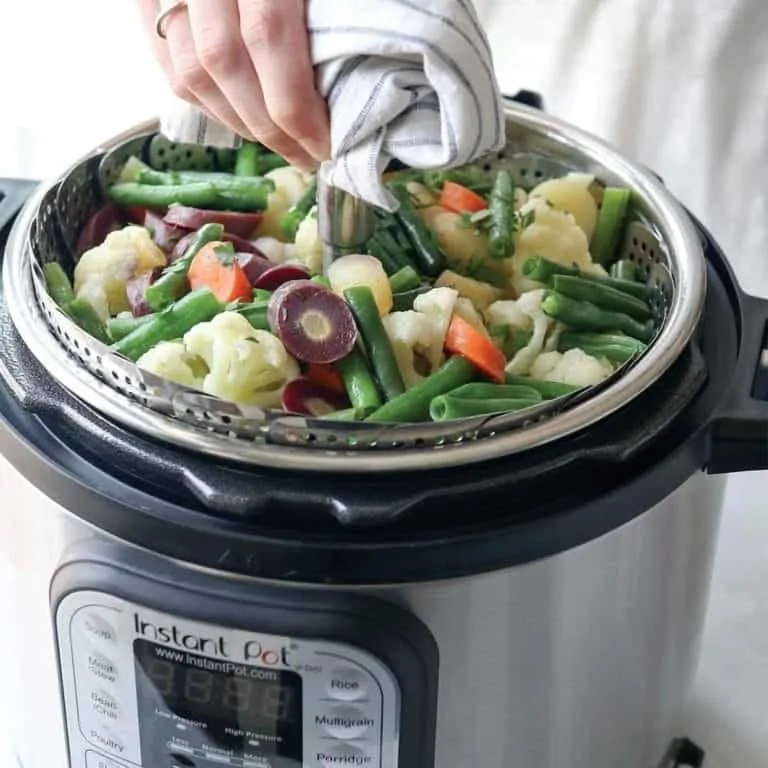 How Do You Steam Vegetables Without Using A Basket In A Rice Cooker?