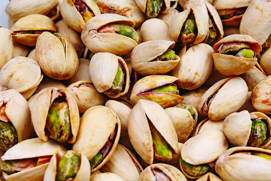 Can I eat pistachios if I'm allergic to peanuts?