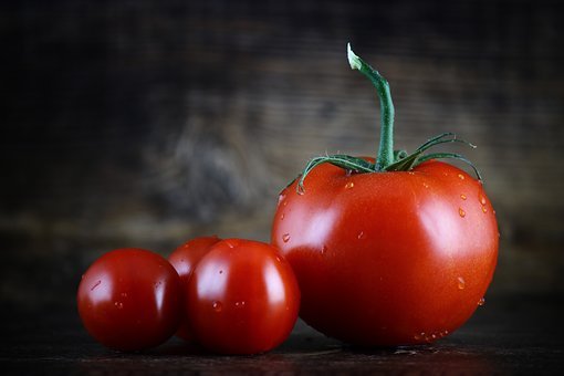 So, how do you tell the difference between tomato puree and tomato paste?