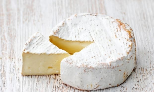 Brie cheese has how many net carbs