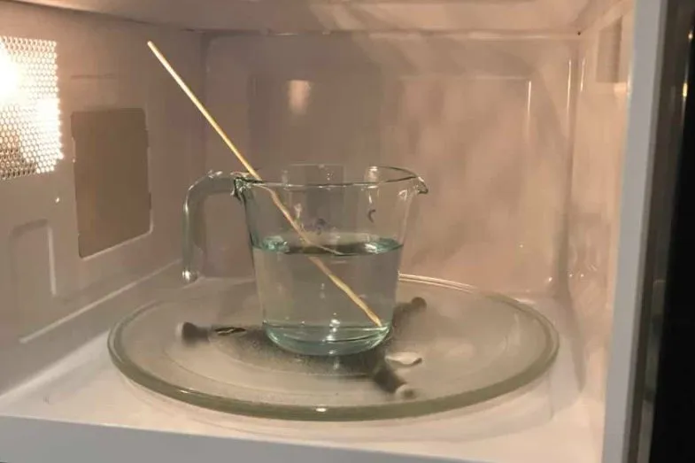 Instructions to Boil Water in Microwave