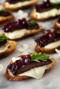 Top Appetizers to Go Along With Champagne
