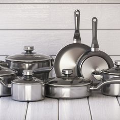 What Is the Best Way to Clean a Stainless Steel Pan?