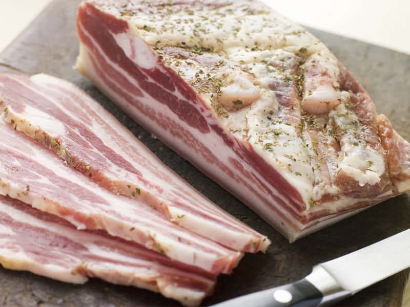 8 Best Pancetta Substitutes