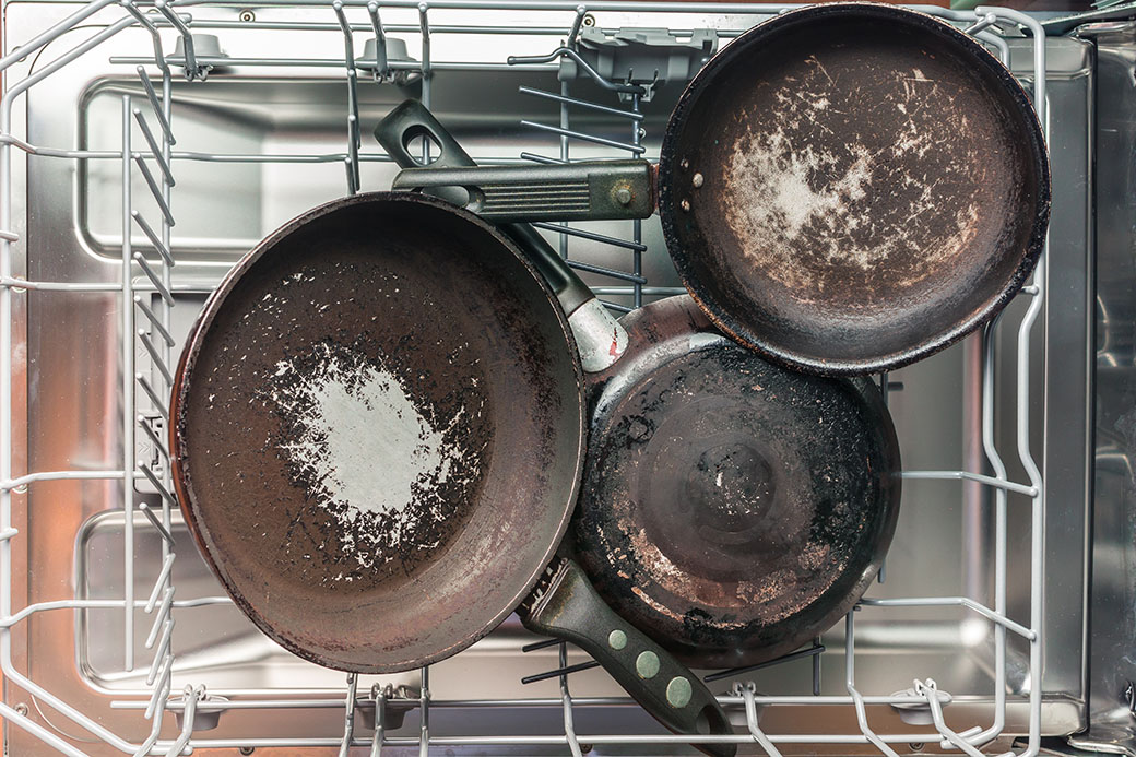 Is It Possible To Dishwash A Cast Iron Skillet?