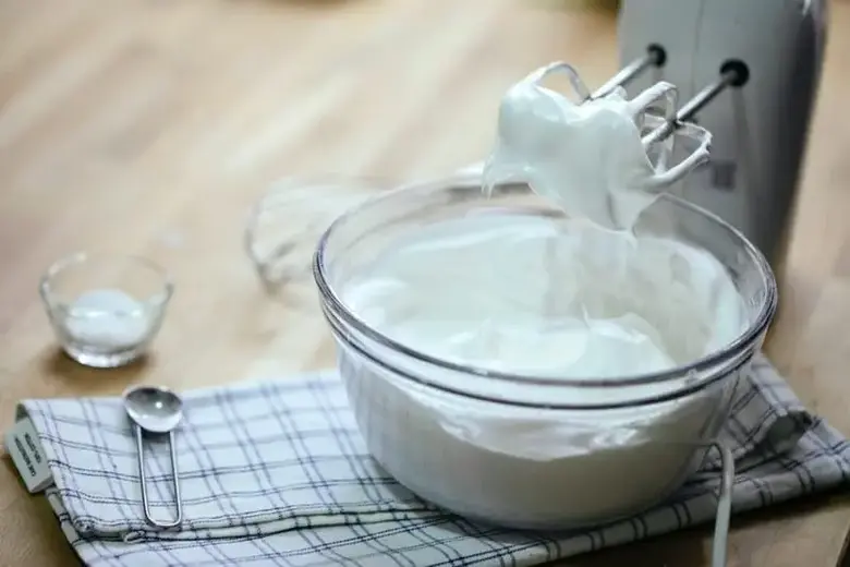 5 Best Ways to Thicken Heavy Cream