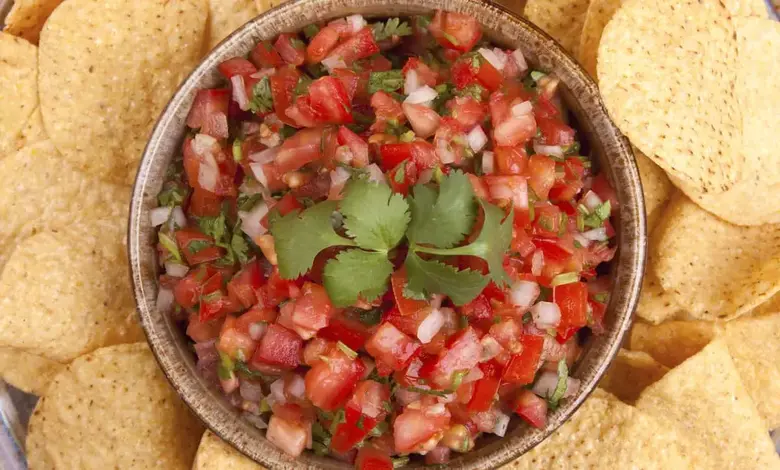 7 Best Cilantro Substitutes in Salsa