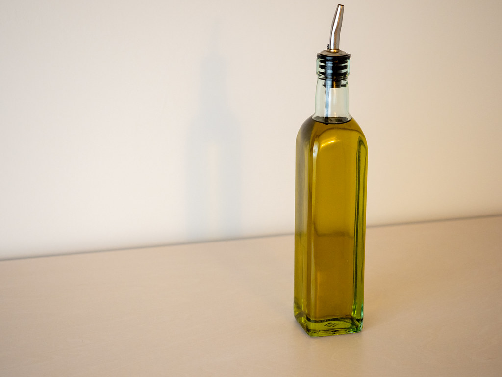 Can you mix olive oil and vegetable oil?