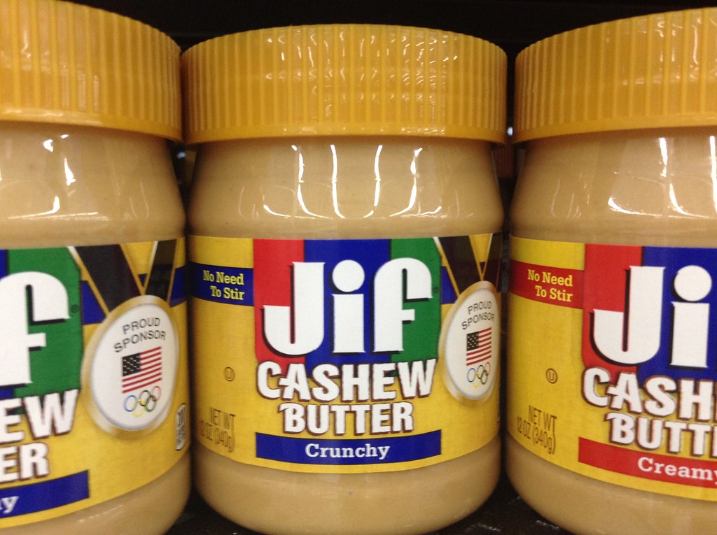 Cashew Butter vs. Peanut Butter - What's the difference?