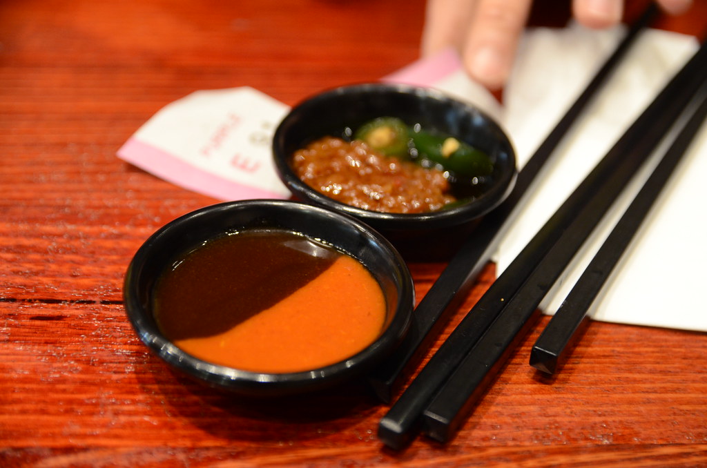 Oyster sauce vs. hoisin sauce - what's the difference?