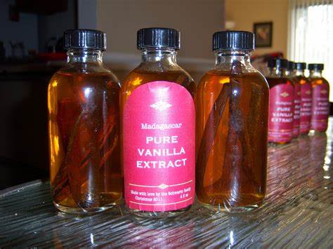 Vanilla Essence Vs Vanilla Extract - The Differences