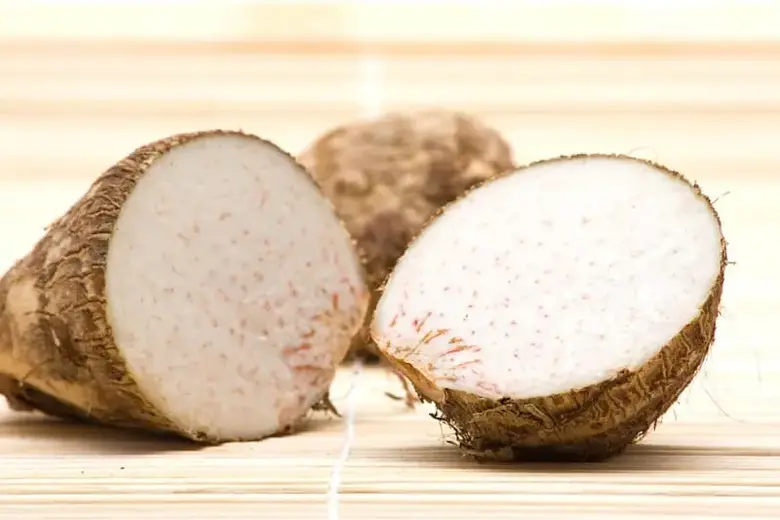 What does taro taste like?