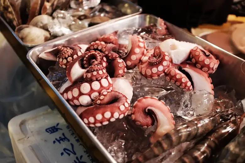 What does the octopus taste like?