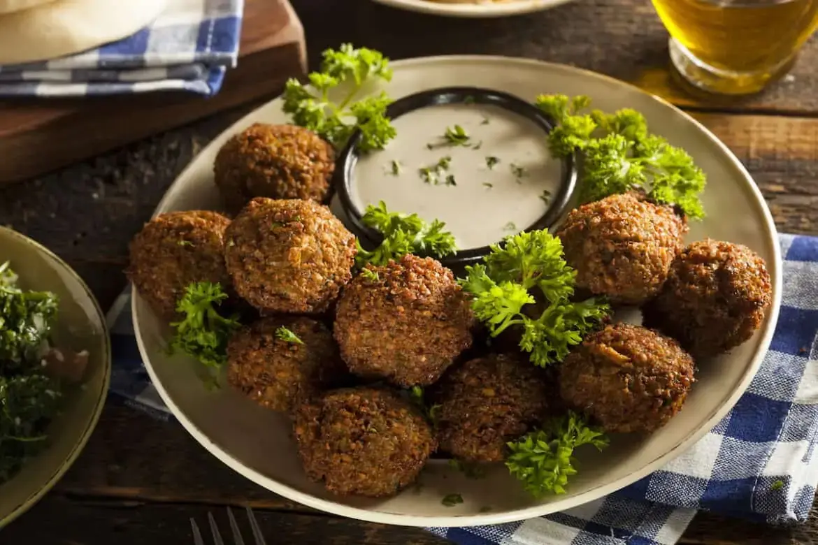 What to eat with falafel - 13 best garnishes