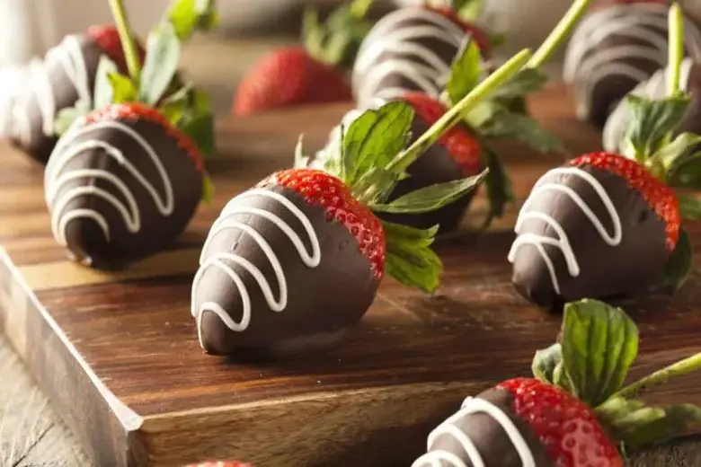 Can chocolate covered strawberries be frozen?